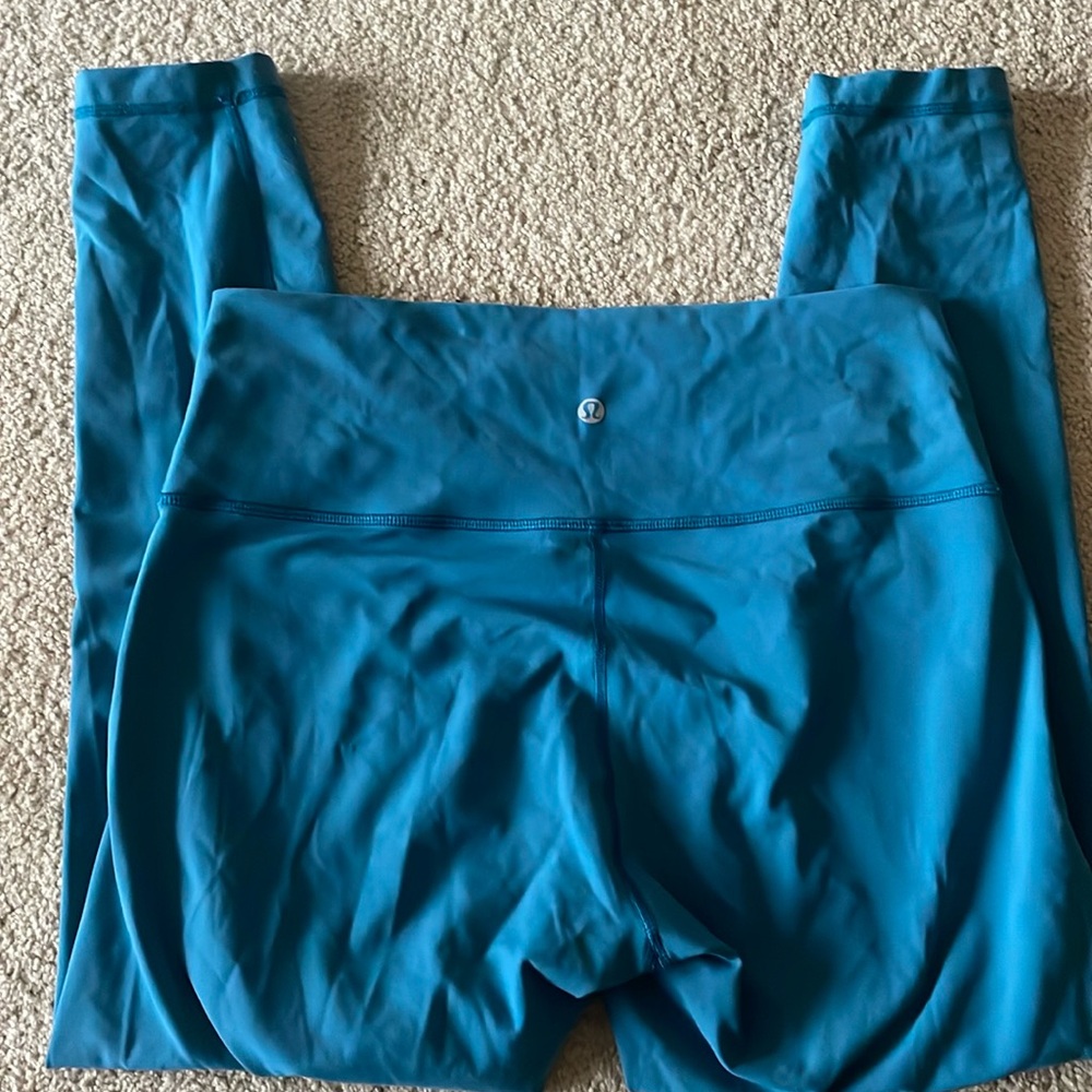Wunder Under lululemon leggings hardly worn. Size 10